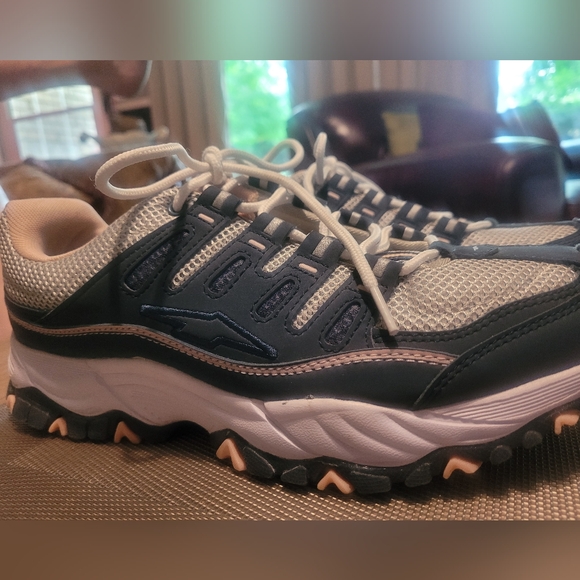 Avia athletic shoes size 11 women's - Picture 2 of 4